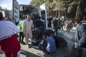 Tragedi Mengerikan Lebih dari 100 orang tewas dalam dua ledakan di dekat makam komandan Iran yang terbunuh 