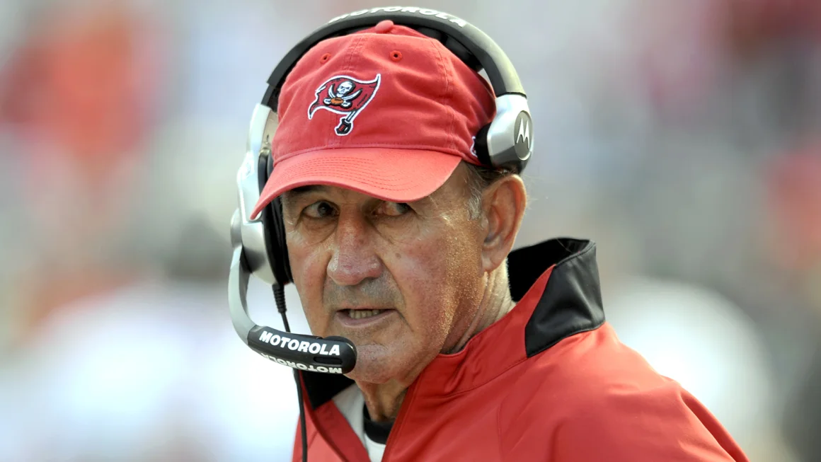 Pelatih lama NFL dan perguruan tinggi Monte Kiffin meninggal pada usia 84 tahun